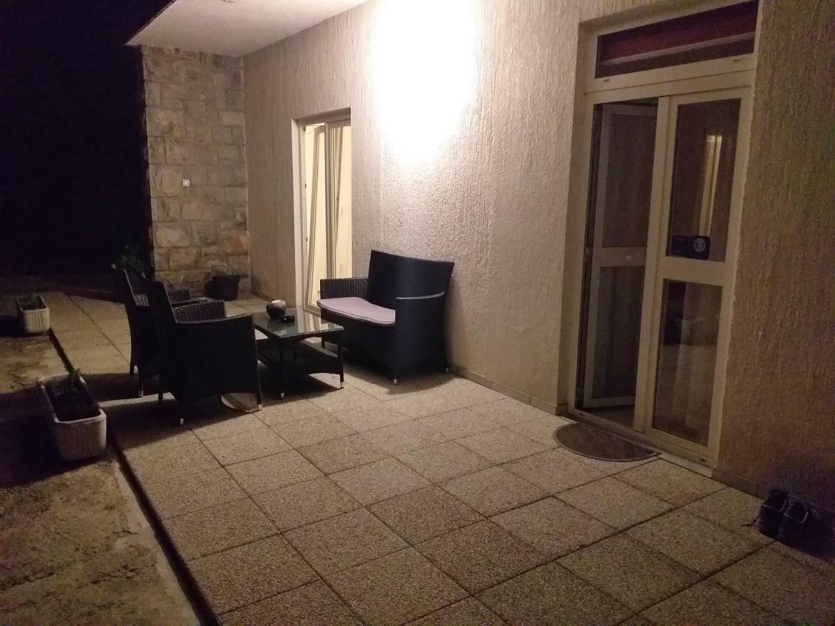 Apartments Duras Gruda Bagian luar foto