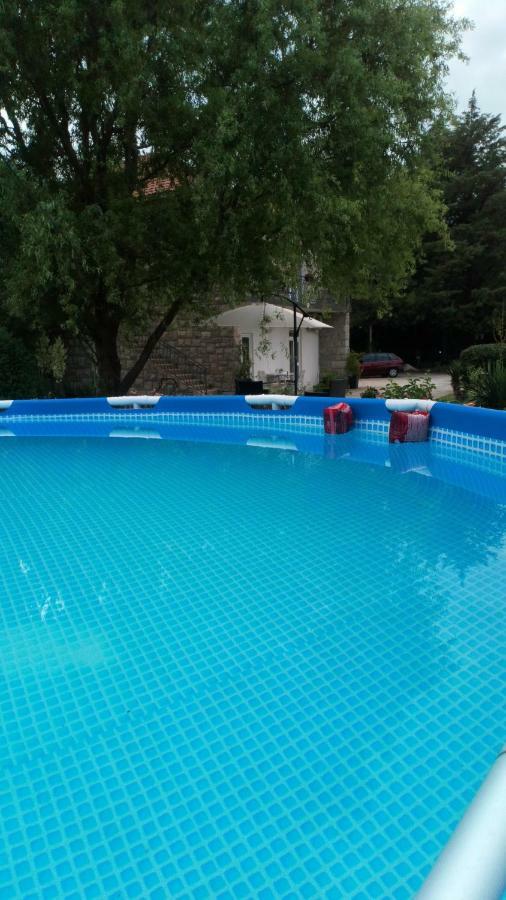 Apartments Duras Gruda Bagian luar foto